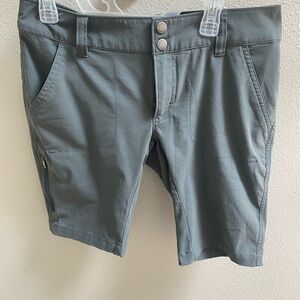 Columbia Women's Gray Shorts